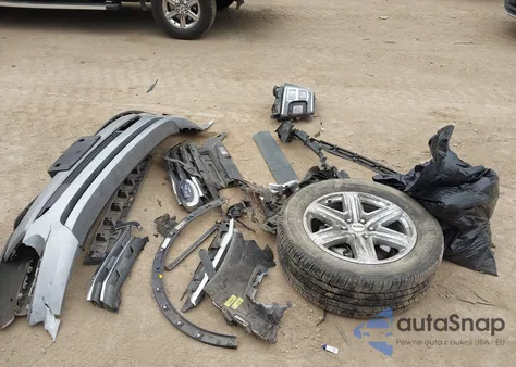 2021 Ford Expedition Xlt z USA, uszkodzony, nr VIN 1FMJU1HT0MEA05877